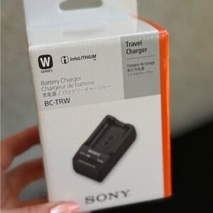 Sony - BCTRW W-Series Battery Charger for
NP-FW50 - Black
